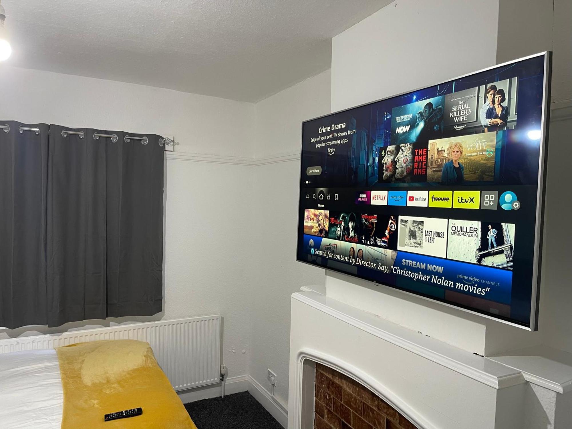 Hometel Digs Hidden Gem Large Comfy Home Can Sleep 15 Braunstone Town Exterior photo